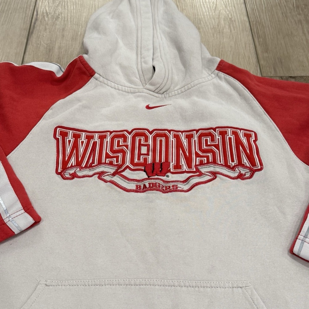 Wisconsin Badgers Nike Y2K‎ Sweatshirt Hoodie Youth S Center Swoosh NCAA Vintage